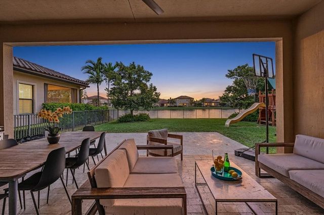12143 S Baypoint Circle, Parkland, FL 33076
