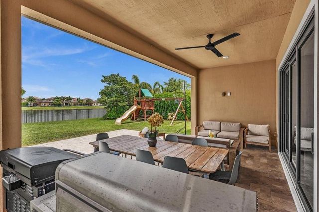 12143 S Baypoint Circle, Parkland, FL 33076