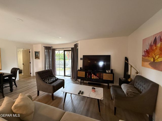 500 Thunderbird Street 105, El Paso, TX 79912