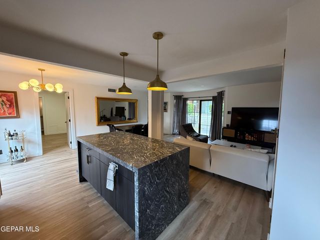 500 Thunderbird Street 105, El Paso, TX 79912