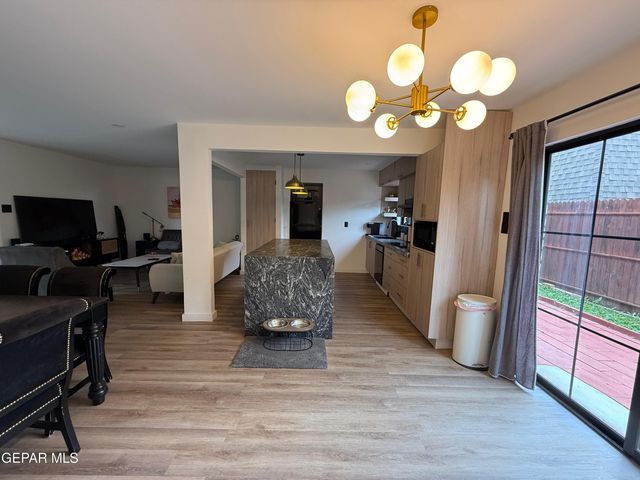 500 Thunderbird Street 105, El Paso, TX 79912