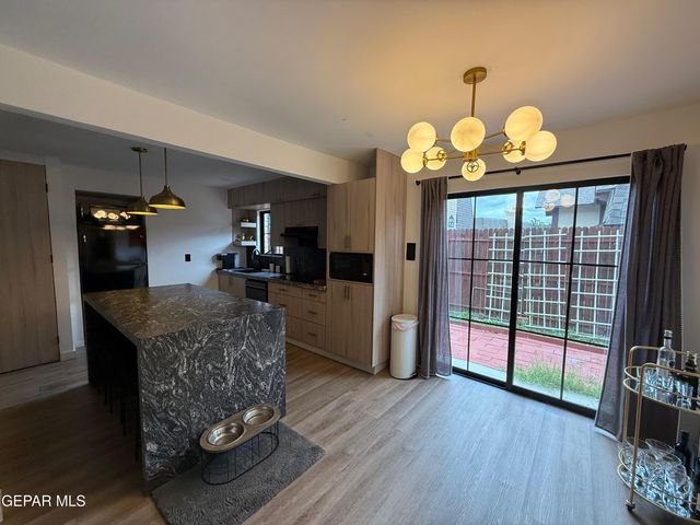 500 Thunderbird Street 105, El Paso, TX 79912