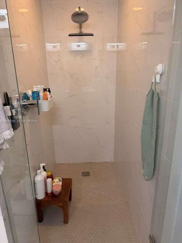 16385 BISCAYNE BLVD 303, Sunny Isles Beach, FL 33160