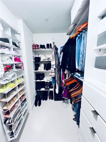 16385 BISCAYNE BLVD 303, Sunny Isles Beach, FL 33160