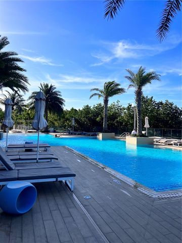 16385 BISCAYNE BLVD 303, Sunny Isles Beach, FL 33160