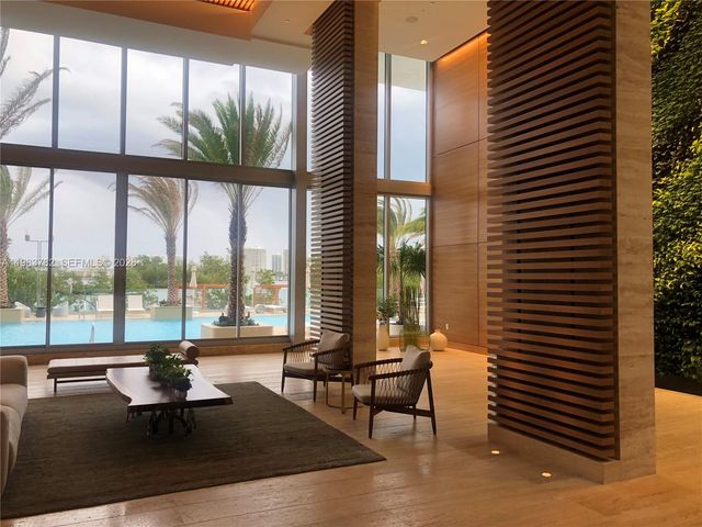 16385 BISCAYNE BLVD 303, Sunny Isles Beach, FL 33160