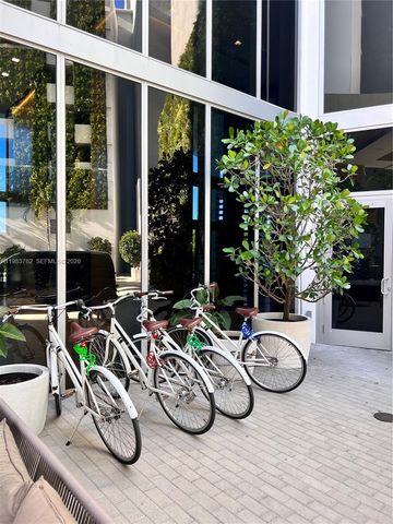 16385 BISCAYNE BLVD 303, Sunny Isles Beach, FL 33160