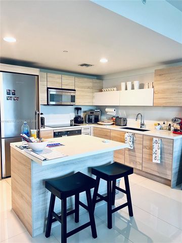 16385 BISCAYNE BLVD 303, Sunny Isles Beach, FL 33160