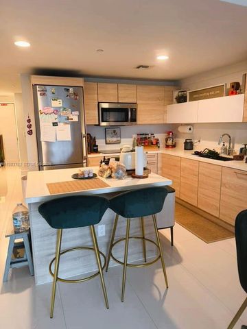 16385 BISCAYNE BLVD 303, Sunny Isles Beach, FL 33160