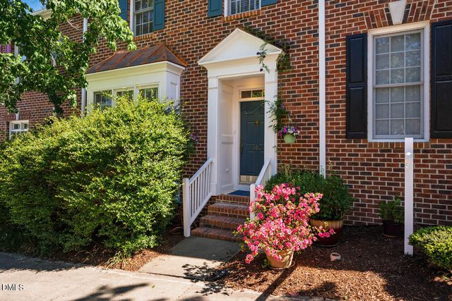 206 Brookgreen Drive, Chapel Hill, NC 27516