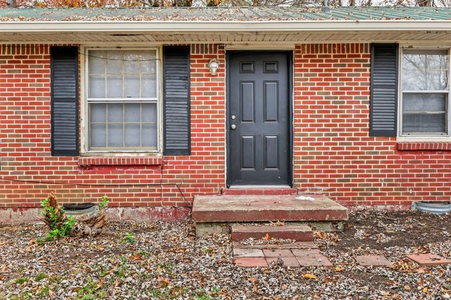 2842 Thrush Dr, Clarksville, TN 37040