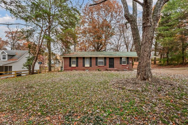 2842 Thrush Dr, Clarksville, TN 37040