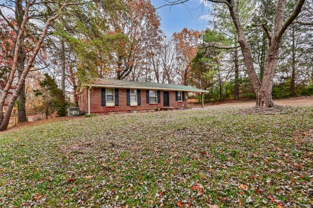 2842 Thrush Dr, Clarksville, TN 37040