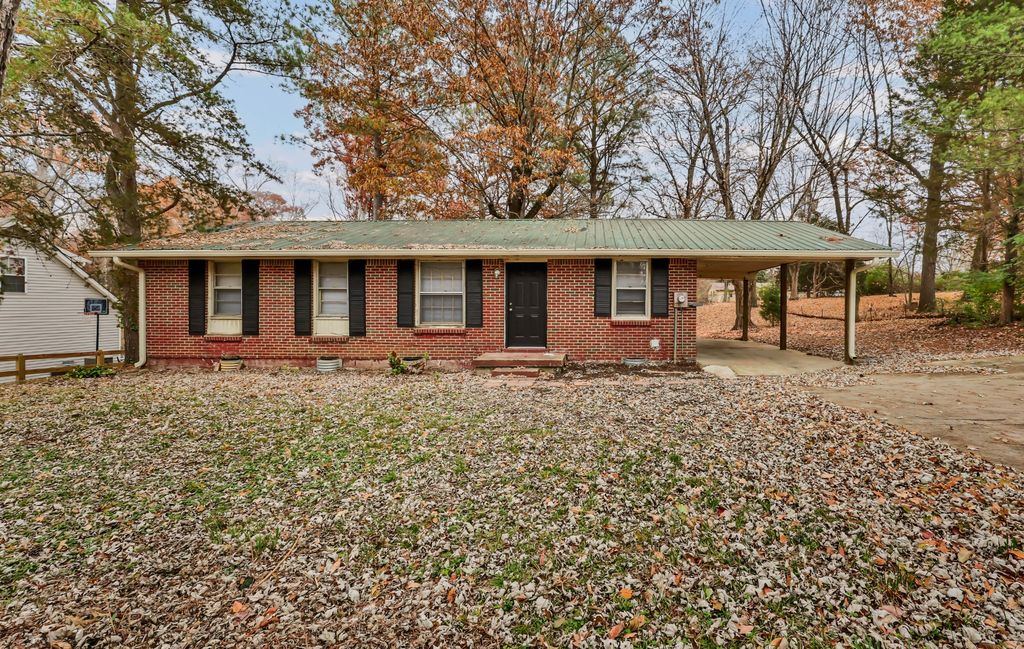 2842 Thrush Dr, Clarksville, TN 37040
