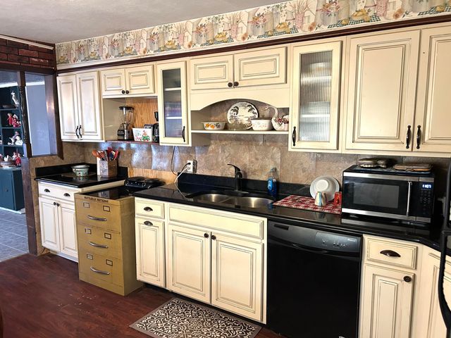 820 2nd Street, Cabool, MO 65689