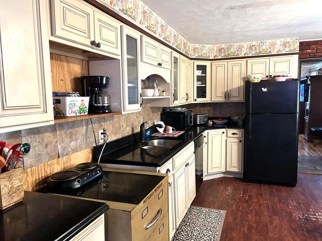 820 2nd Street, Cabool, MO 65689