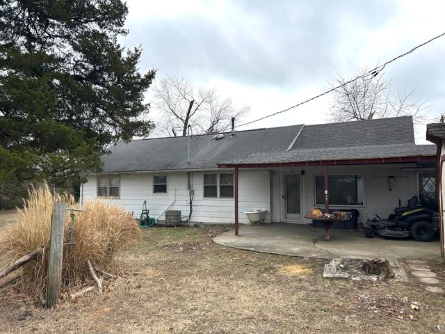 820 2nd Street, Cabool, MO 65689
