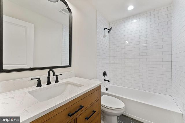 95 WOODLAND SHORES DR, Louisa, VA 23093