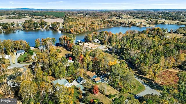 95 WOODLAND SHORES DR, Louisa, VA 23093