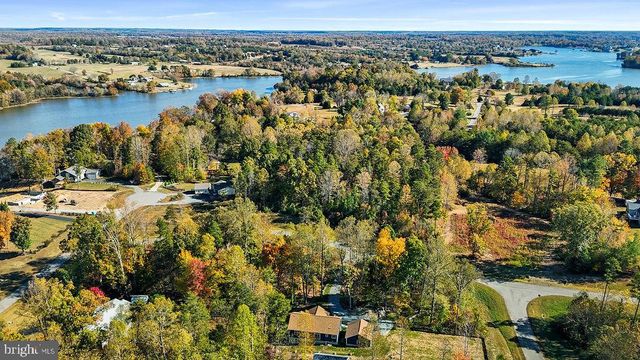 95 WOODLAND SHORES DR, Louisa, VA 23093