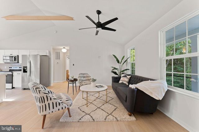 95 WOODLAND SHORES DR, Louisa, VA 23093