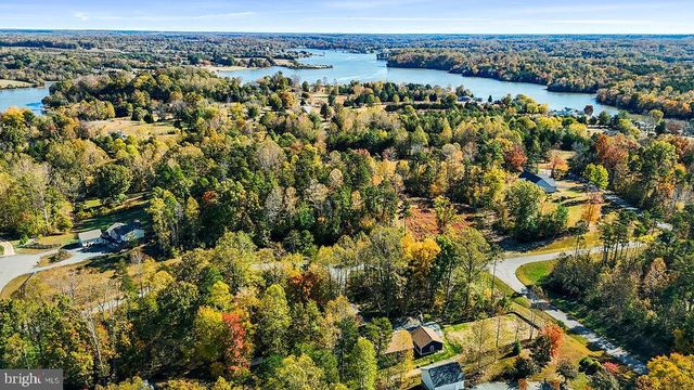 95 WOODLAND SHORES DR, Louisa, VA 23093