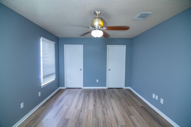 5705 Fargo Drive, Dickinson, TX 77539