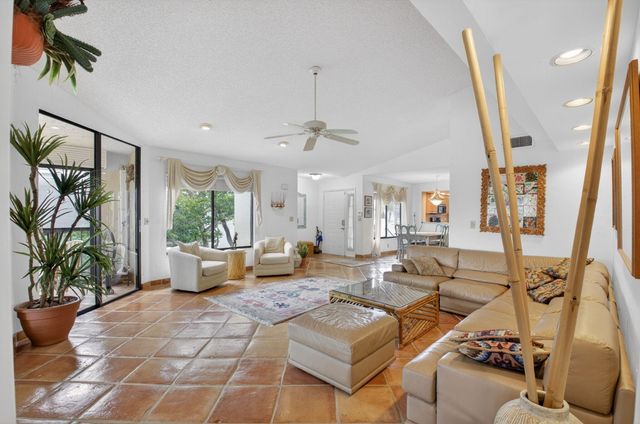 7320 Clunie Place 13906, Delray Beach, FL 33446