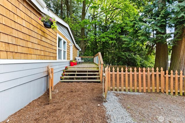 3624 Galiano Dr, Ferndale, WA 98248