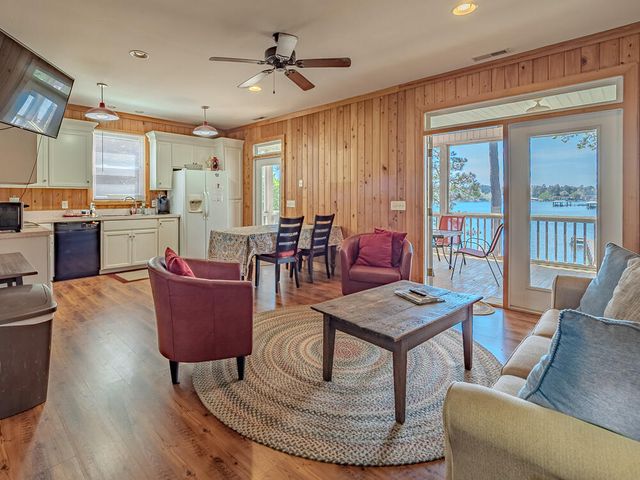 1296 Levi Street, Manning, SC 29102