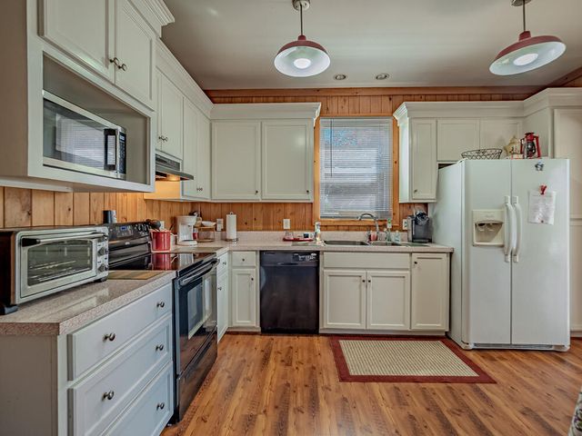1296 Levi Street, Manning, SC 29102