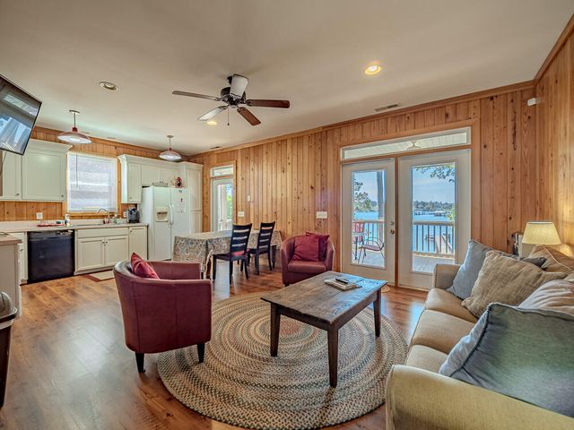 1296 Levi Street, Manning, SC 29102