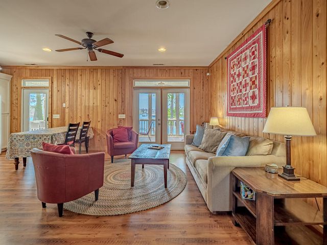 1296 Levi Street, Manning, SC 29102