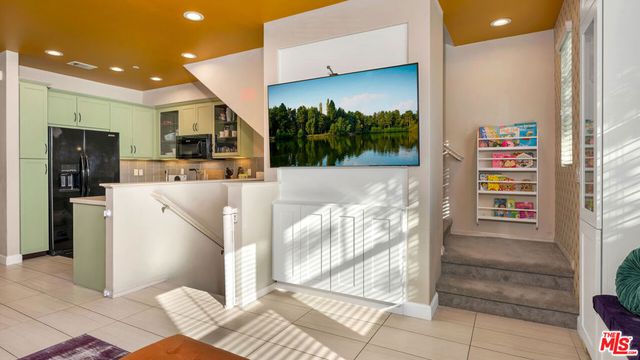 14104 W Chapparel Lane, Van Nuys, CA 91405