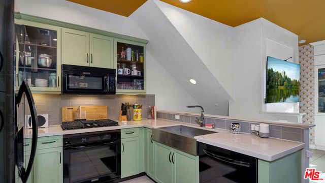 14104 W Chapparel Lane, Van Nuys, CA 91405