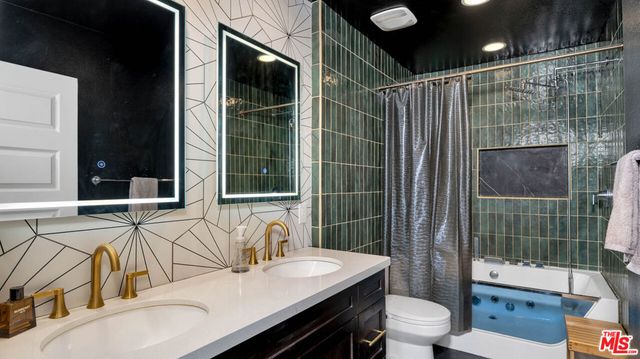 14104 W Chapparel Lane, Van Nuys, CA 91405