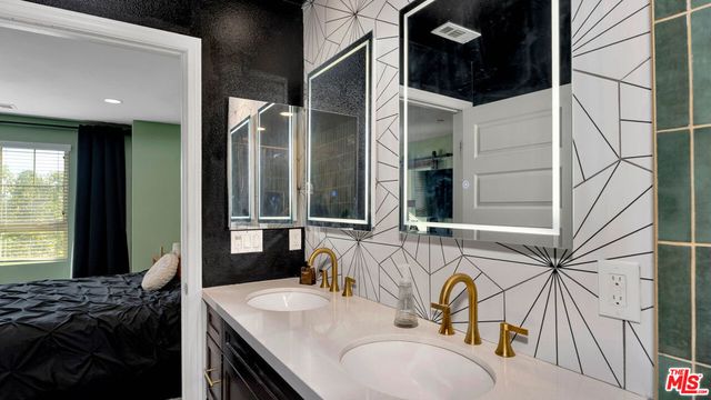 14104 W Chapparel Lane, Van Nuys, CA 91405