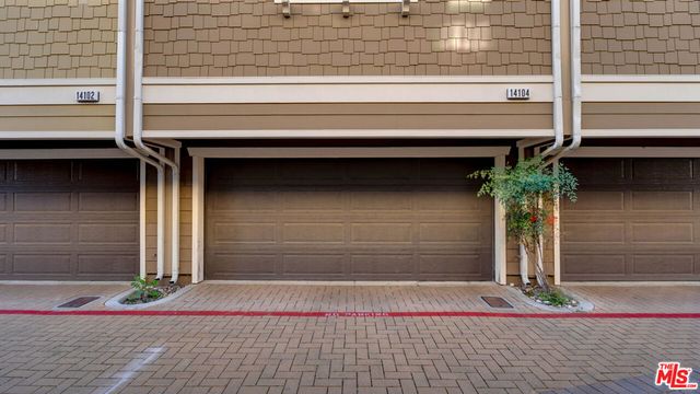 14104 W Chapparel Lane, Van Nuys, CA 91405