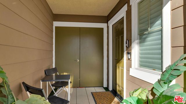 14104 W Chapparel Lane, Van Nuys, CA 91405