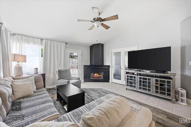 10720 Anacostia Way, Bakersfield, CA 93311