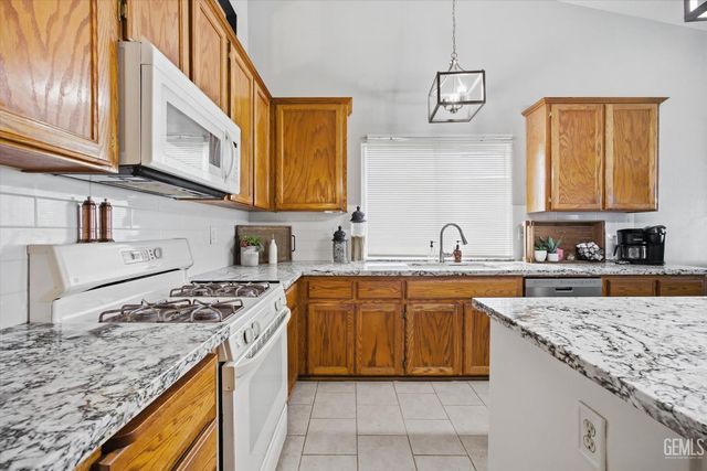 10720 Anacostia Way, Bakersfield, CA 93311