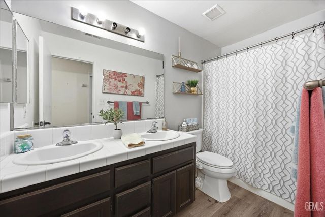 10720 Anacostia Way, Bakersfield, CA 93311