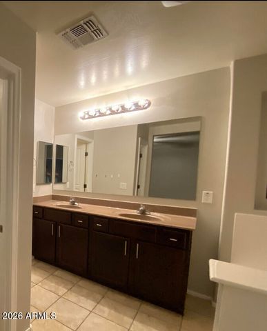 1677 E Elgin Street, Gilbert, AZ 85295