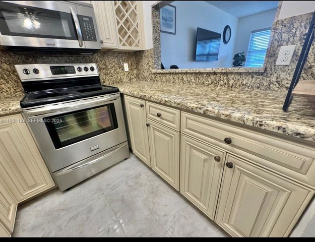 900 Atlantic Shores Blvd 126, Hallandale Beach, FL 33009