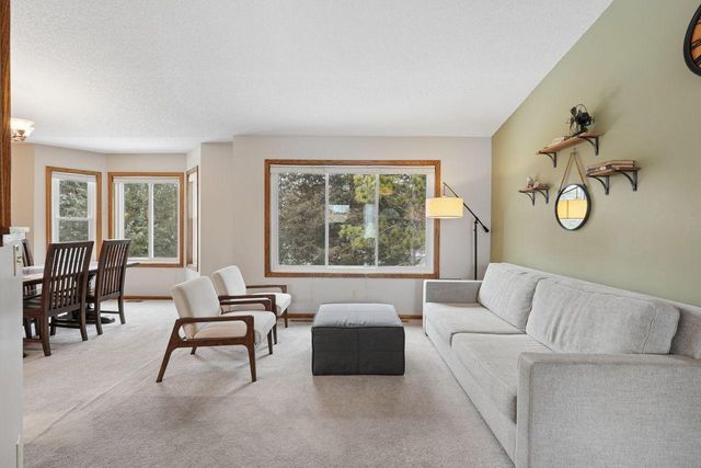 7886 Dempsey Way, Inver Grove Heights, MN 55076