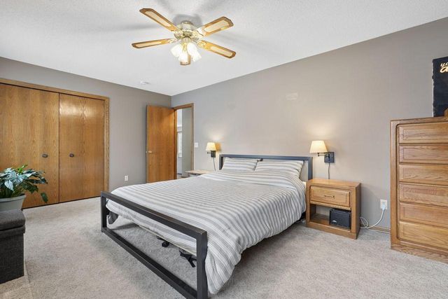 7886 Dempsey Way, Inver Grove Heights, MN 55076