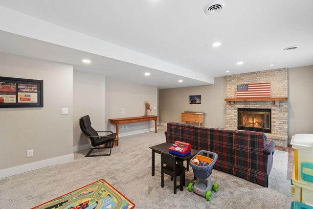 7886 Dempsey Way, Inver Grove Heights, MN 55076