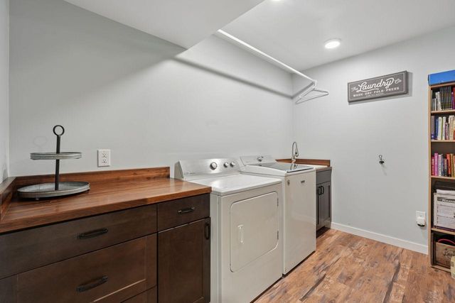 7886 Dempsey Way, Inver Grove Heights, MN 55076