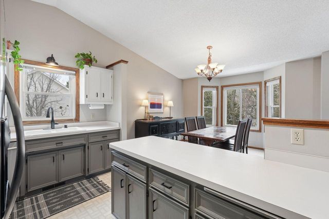 7886 Dempsey Way, Inver Grove Heights, MN 55076