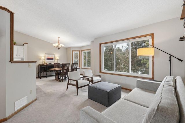 7886 Dempsey Way, Inver Grove Heights, MN 55076